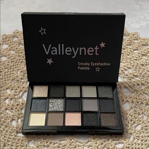 NWT Valleynet Smoky Eyeshadow Palette - Black and Gray Shades